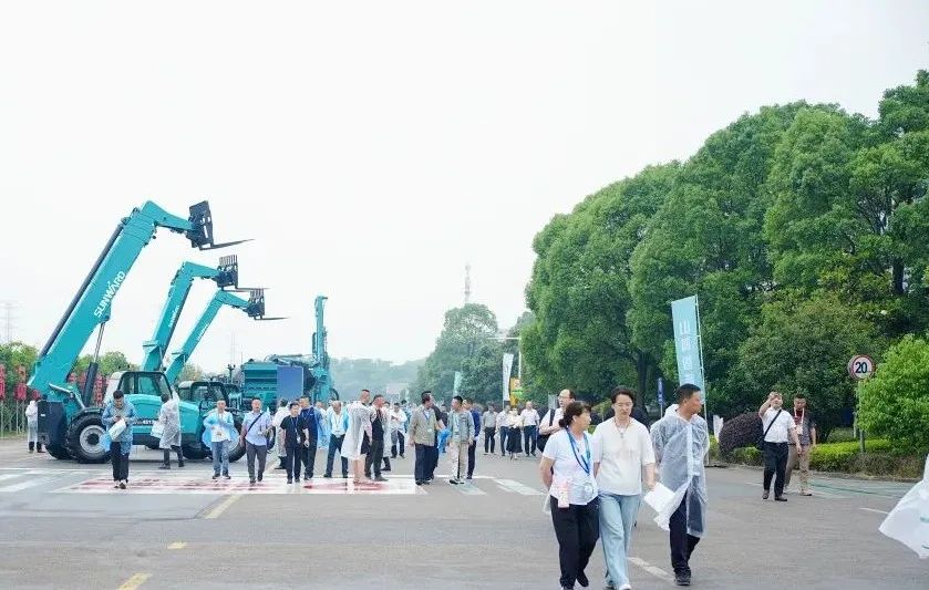 2025 CICEE | 为客户创造价值，三亿·体育-三亿（中国）一站式服务官方网站
智能客户交流会圆满举办