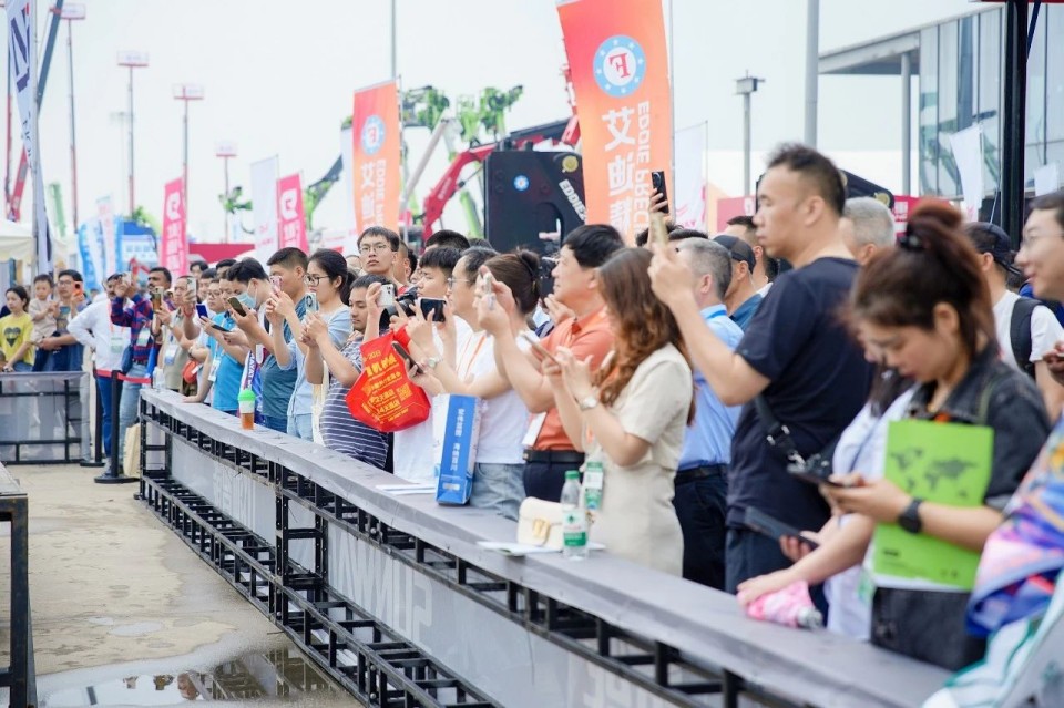 2025 CICEE | 三亿·体育-三亿（中国）一站式服务官方网站
智能实力闪耀2025长沙国际工程机械展