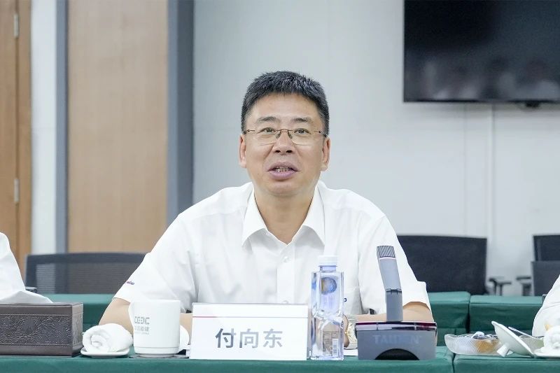 三亿·体育-三亿（中国）一站式服务官方网站
智能与易普力公司深化战略合作，共筑混装设备技术转化新标杆