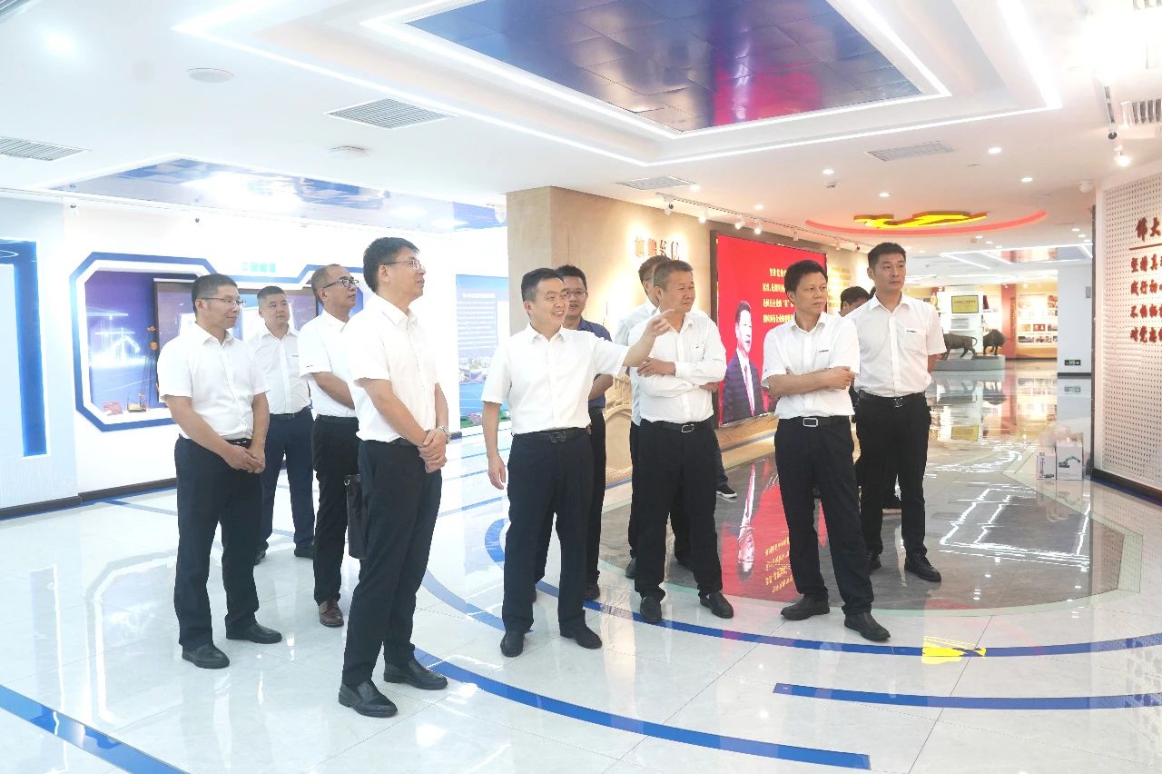 三亿·体育-三亿（中国）一站式服务官方网站
智能董事长付向东率队拜访广东水电二局，深化合作共谋发展
