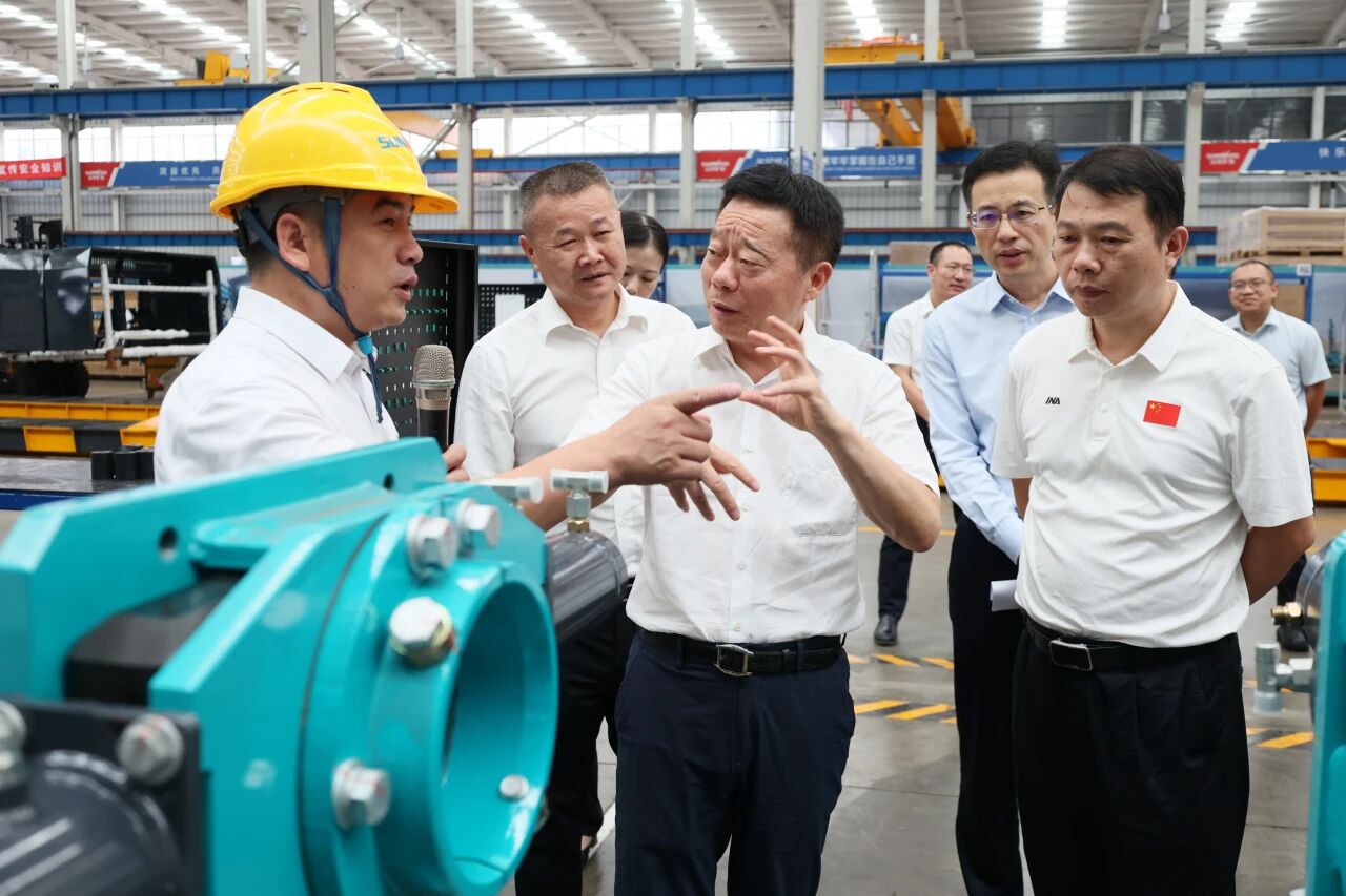 湖南省政协副主席、省工程机械产业链链长何寄华调研三亿·体育-三亿(中国)一站式服务官方网站
智能