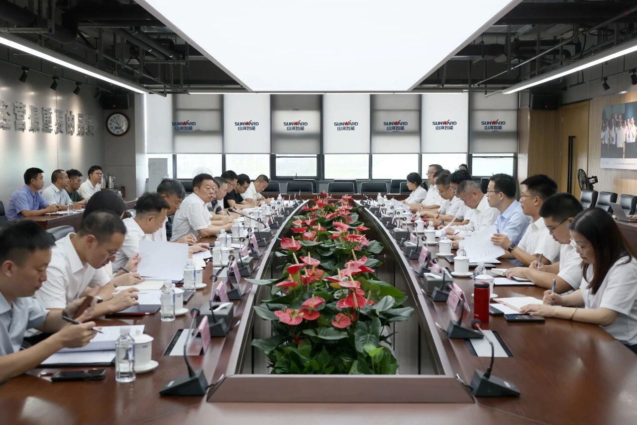 湖南省政协副主席、省工程机械产业链链长何寄华调研三亿·体育-三亿(中国)一站式服务官方网站
智能