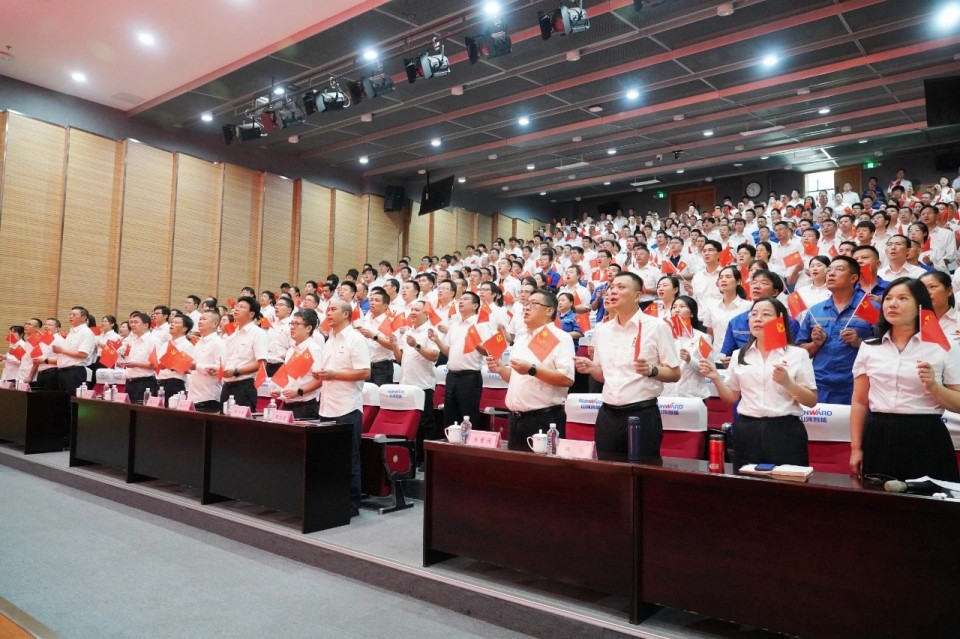 三亿·体育-三亿（中国）一站式服务官方网站
智能组织集中收看纪念中国人民抗日战争暨世界反法西斯战争胜利80周年大会