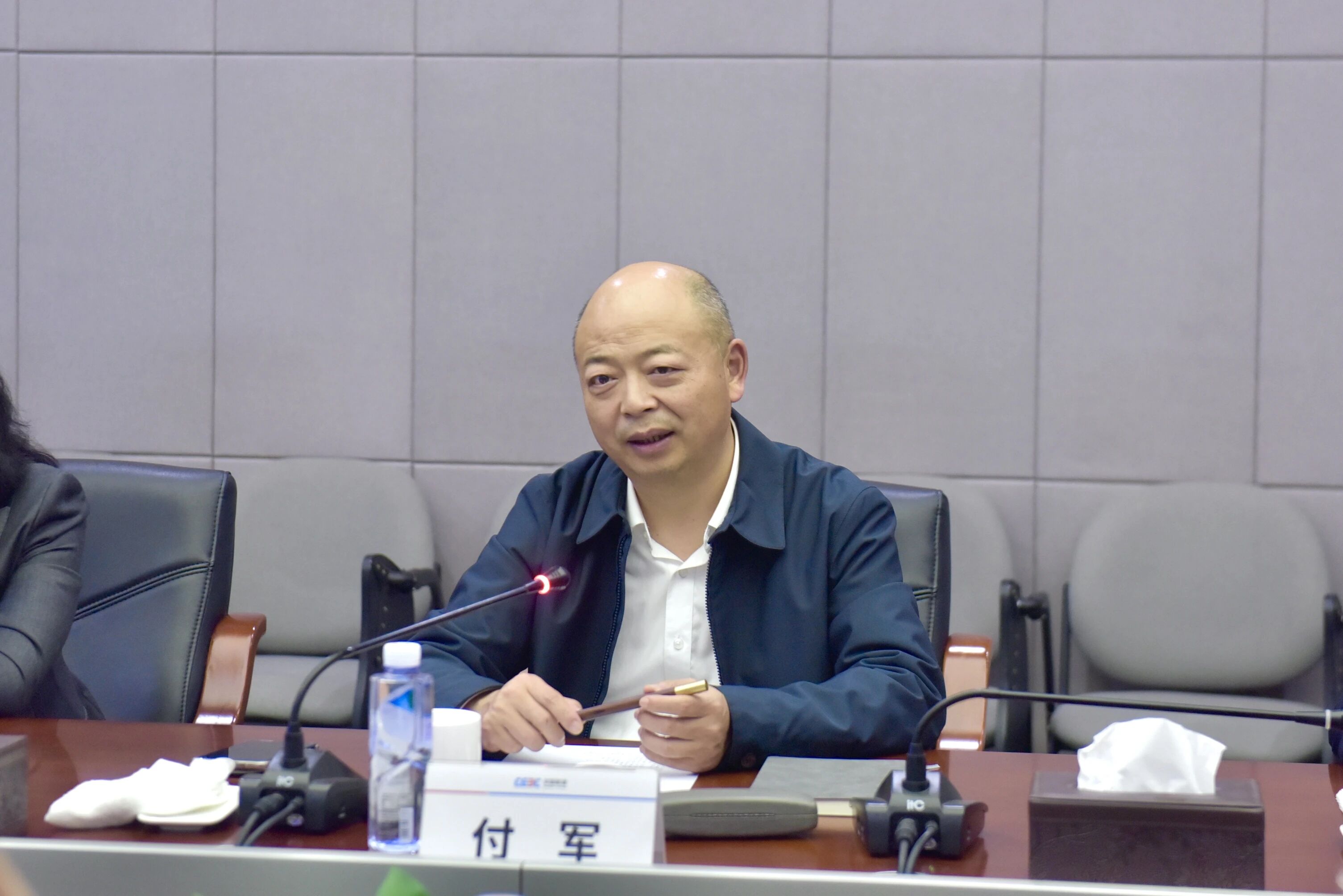 三亿·体育-三亿（中国）一站式服务官方网站
智能与易普力开展座谈交流，谱写互利共赢新篇章