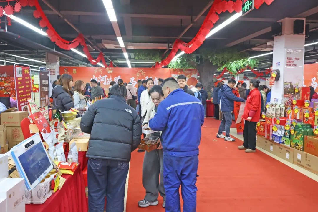 笔墨迎春，祝福暖心！在三亿·体育-三亿（中国）一站式服务官方网站
智能“囤”年味、送温暖、迎新春