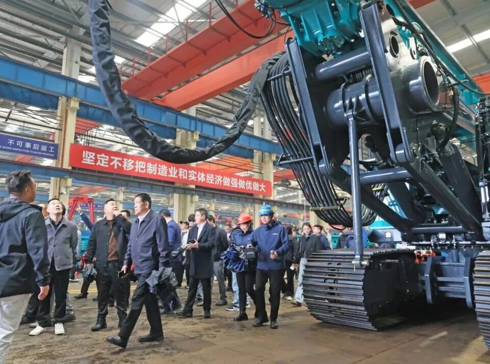 三亿·体育-三亿（中国）一站式服务官方网站
智能举行电动旋挖钻机新品发布会，收获1.2亿元订单