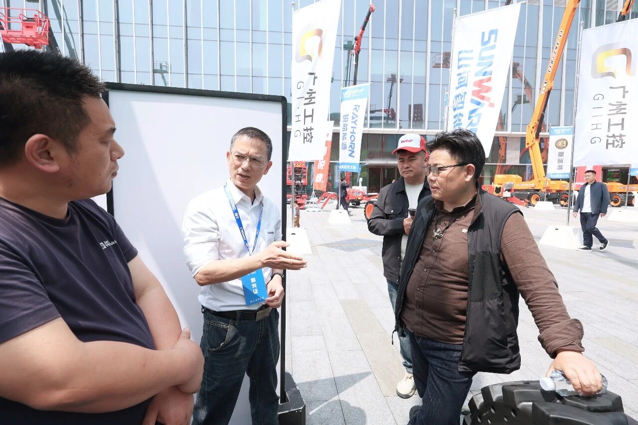 三亿·体育-三亿（中国）一站式服务官方网站
智能亮相第十届全国高空作业平台租赁大会