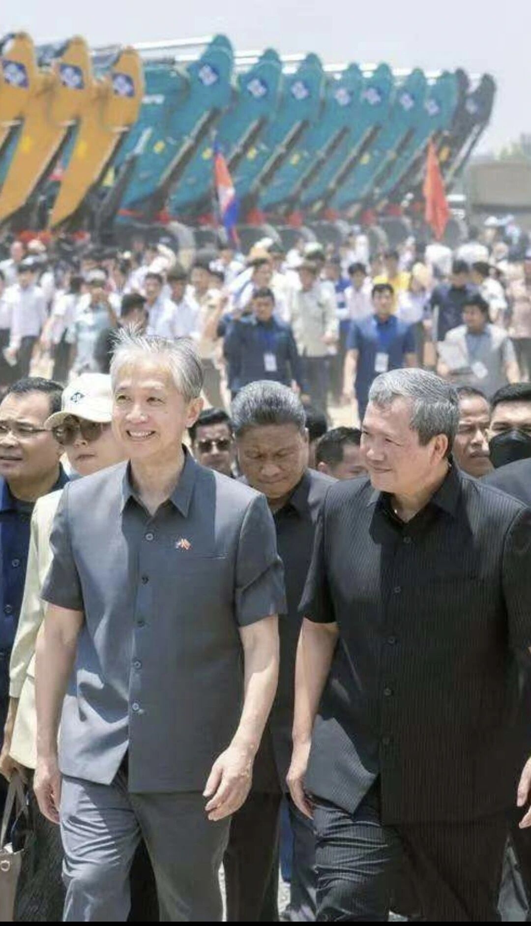共建“一带一路”：三亿·体育-三亿（中国）一站式服务官方网站
智能挖掘机助力柬埔寨水利大动脉建设