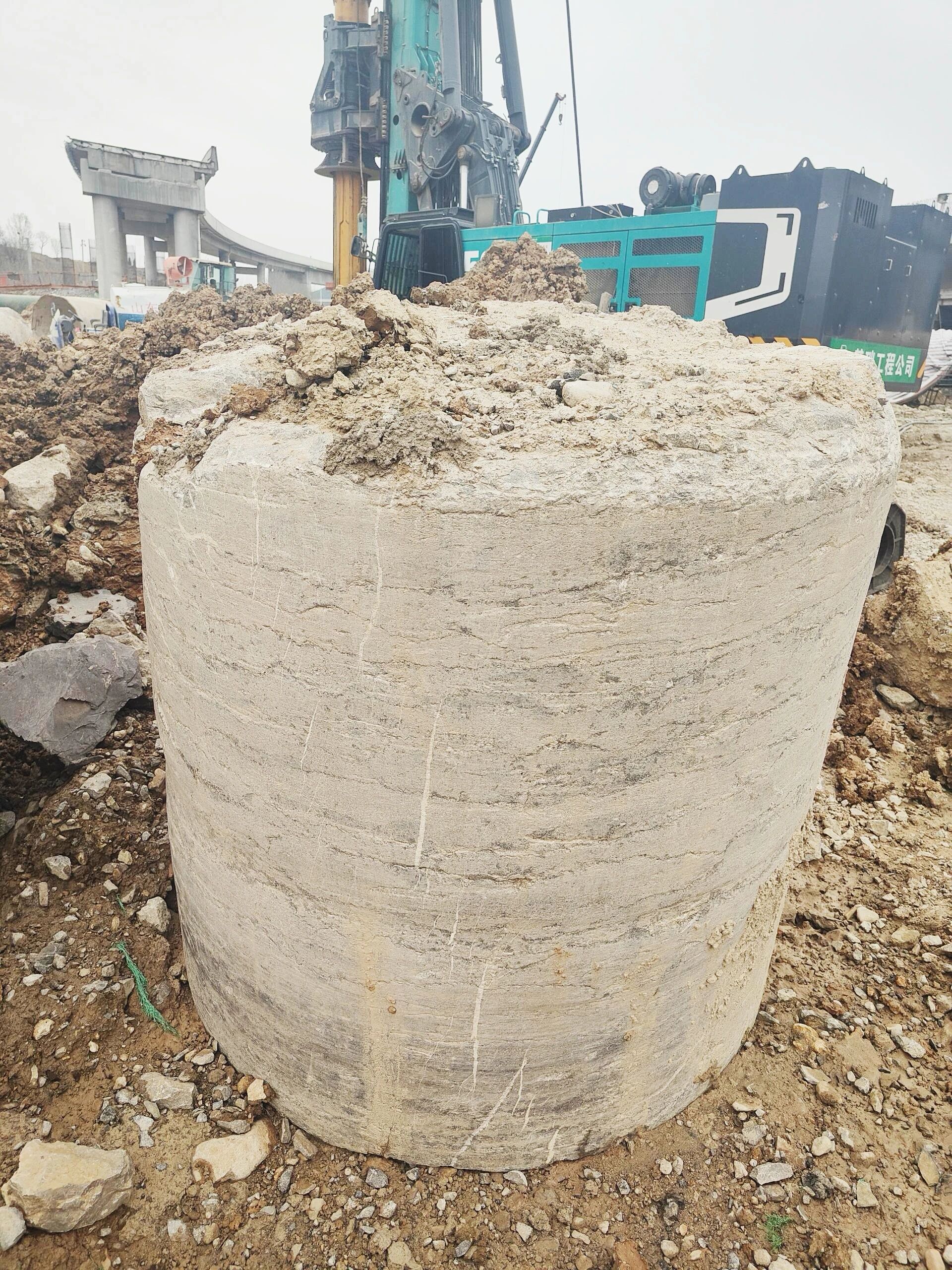 “亮剑”济南绕城改扩建项目，三亿·体育-三亿（中国）一站式服务官方网站
智能增程式电动旋挖钻机高效入岩受好评
